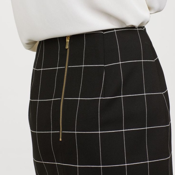 H&M Dresses & Skirts - H&M Windowpane Mini Skirt